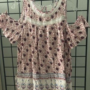 Cold shoulder summer top